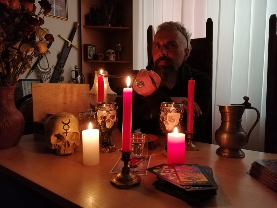 Любовна магія, Як повернути коханого, що таке Приворот